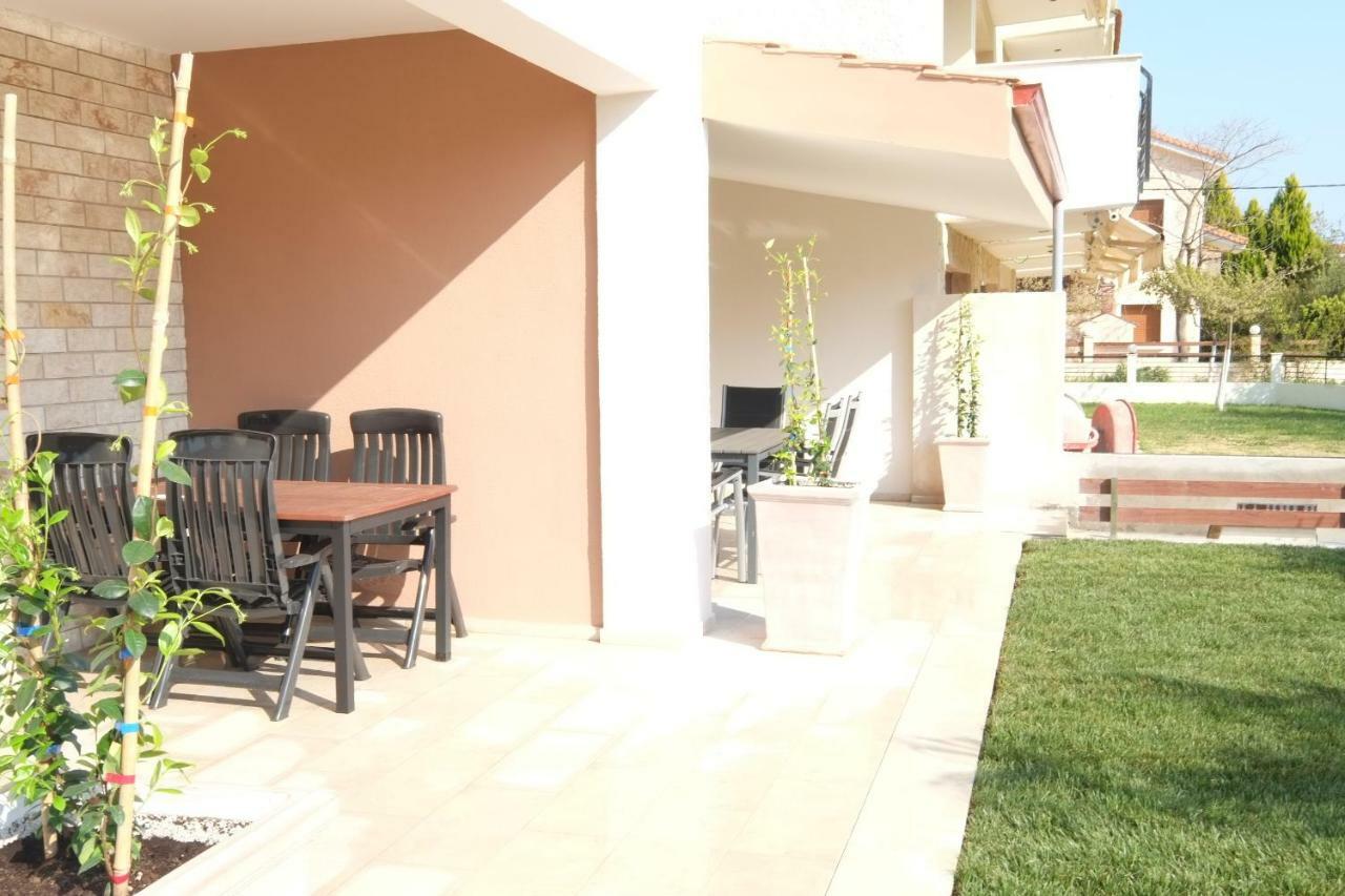 Villa Valerie Nikiti  Exterior photo
